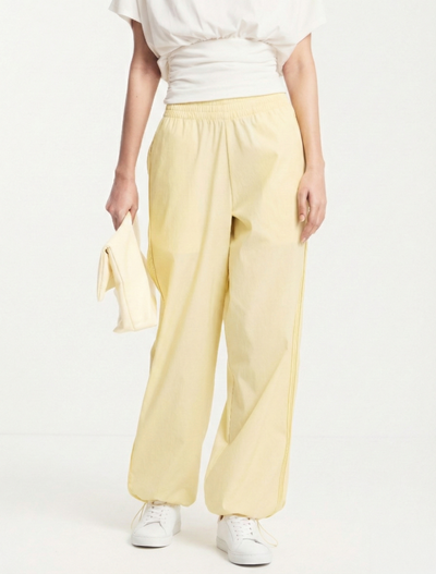 Etta Smart Cargo Pant in Butter Milk