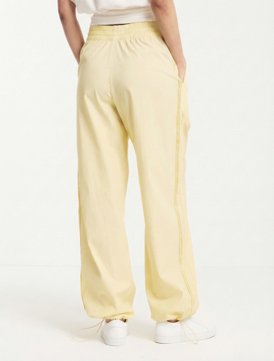 Etta Smart Cargo Pant in Butter Milk
